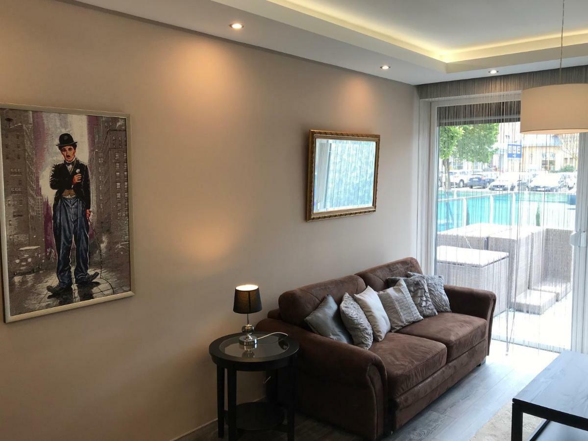 Orient Suite Sarvar Exterior photo